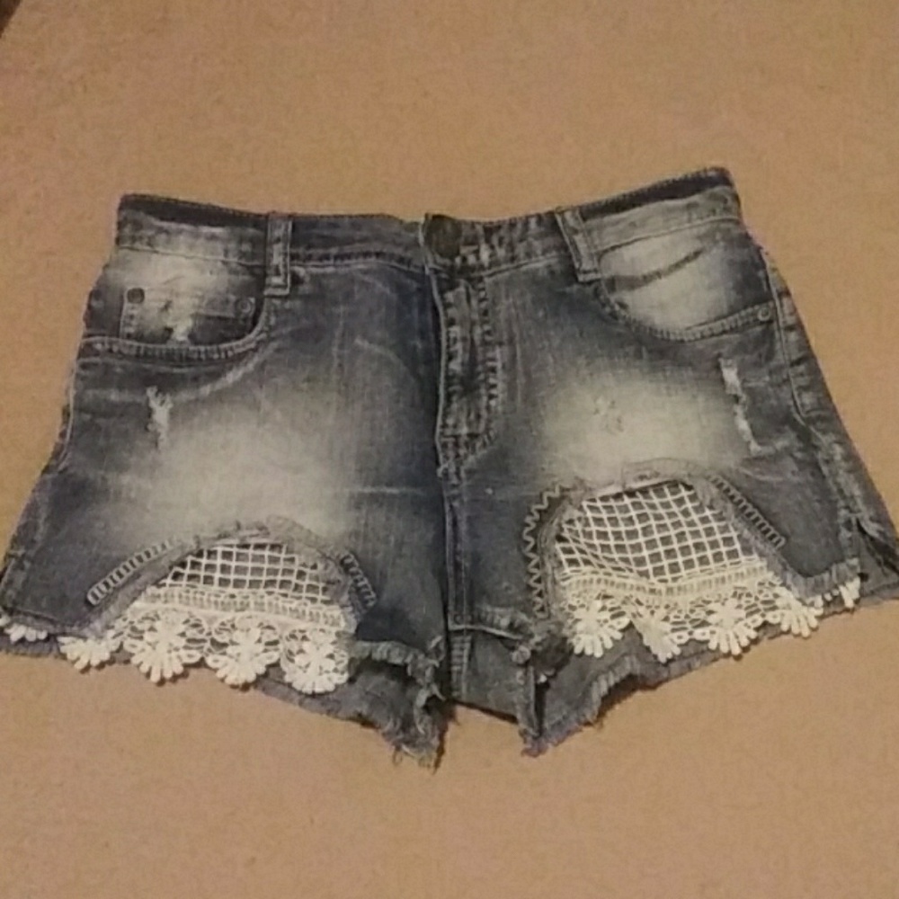 Cute distressed jean shorts!